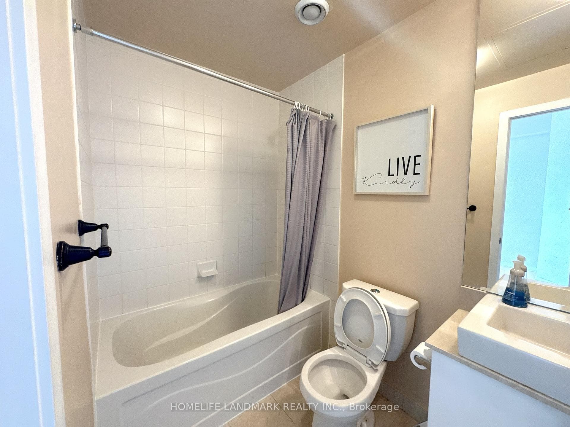 55 Bremner Boulevard Unit 3904 photo 6