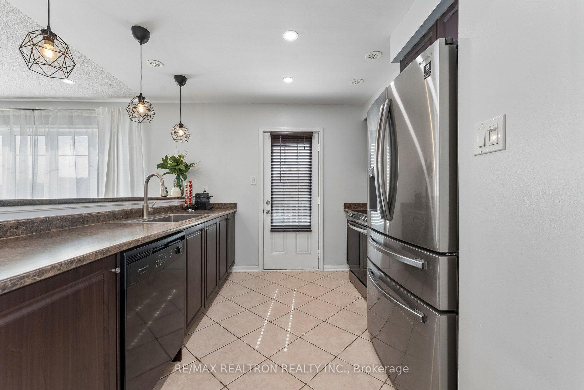 800 Fowles Court photo 21