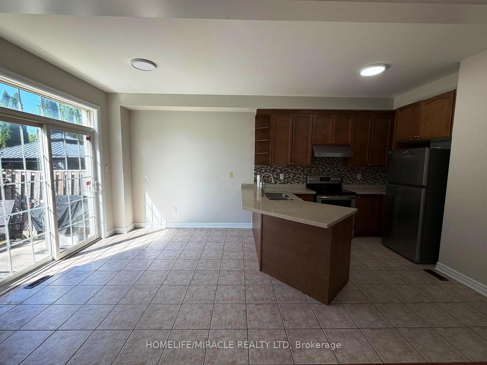 26 Fishing Crescent photo 9
