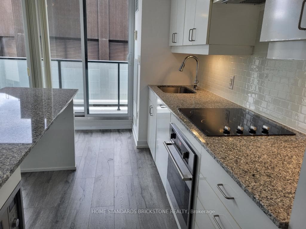 426 University Avenue Unit 3306 photo 8