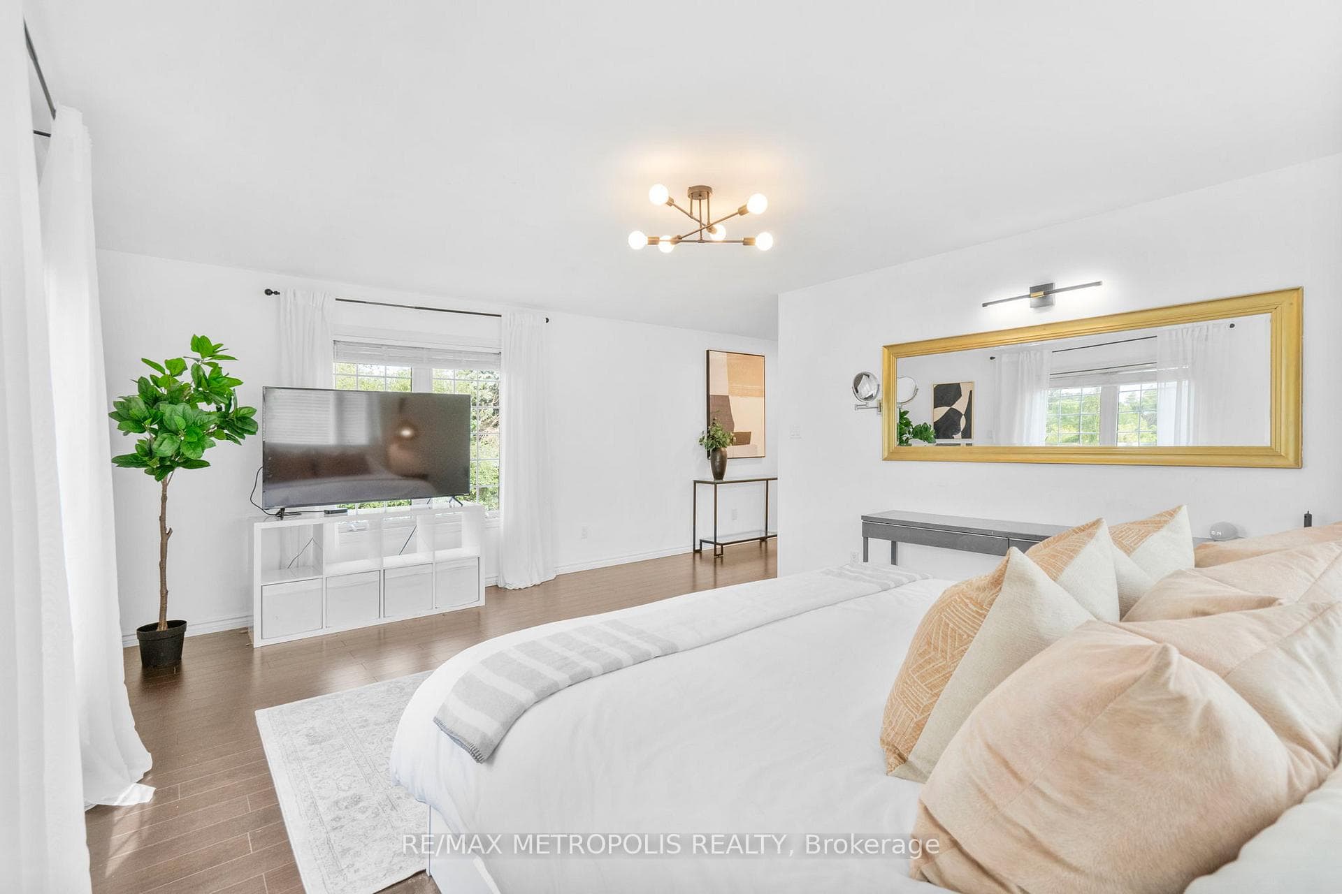 14537 Woodbine Avenue photo 23