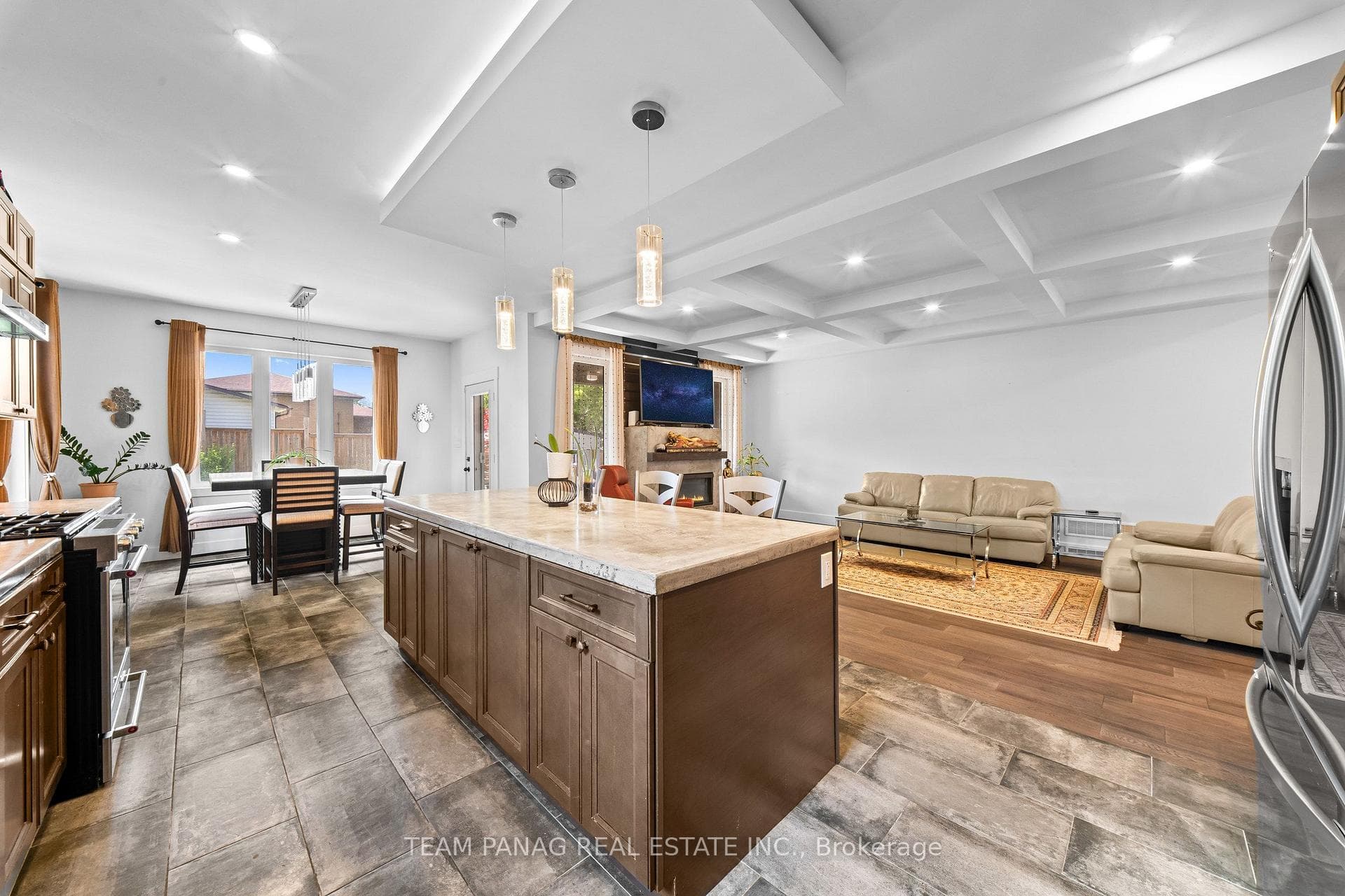 646 West 5th Street photo 15