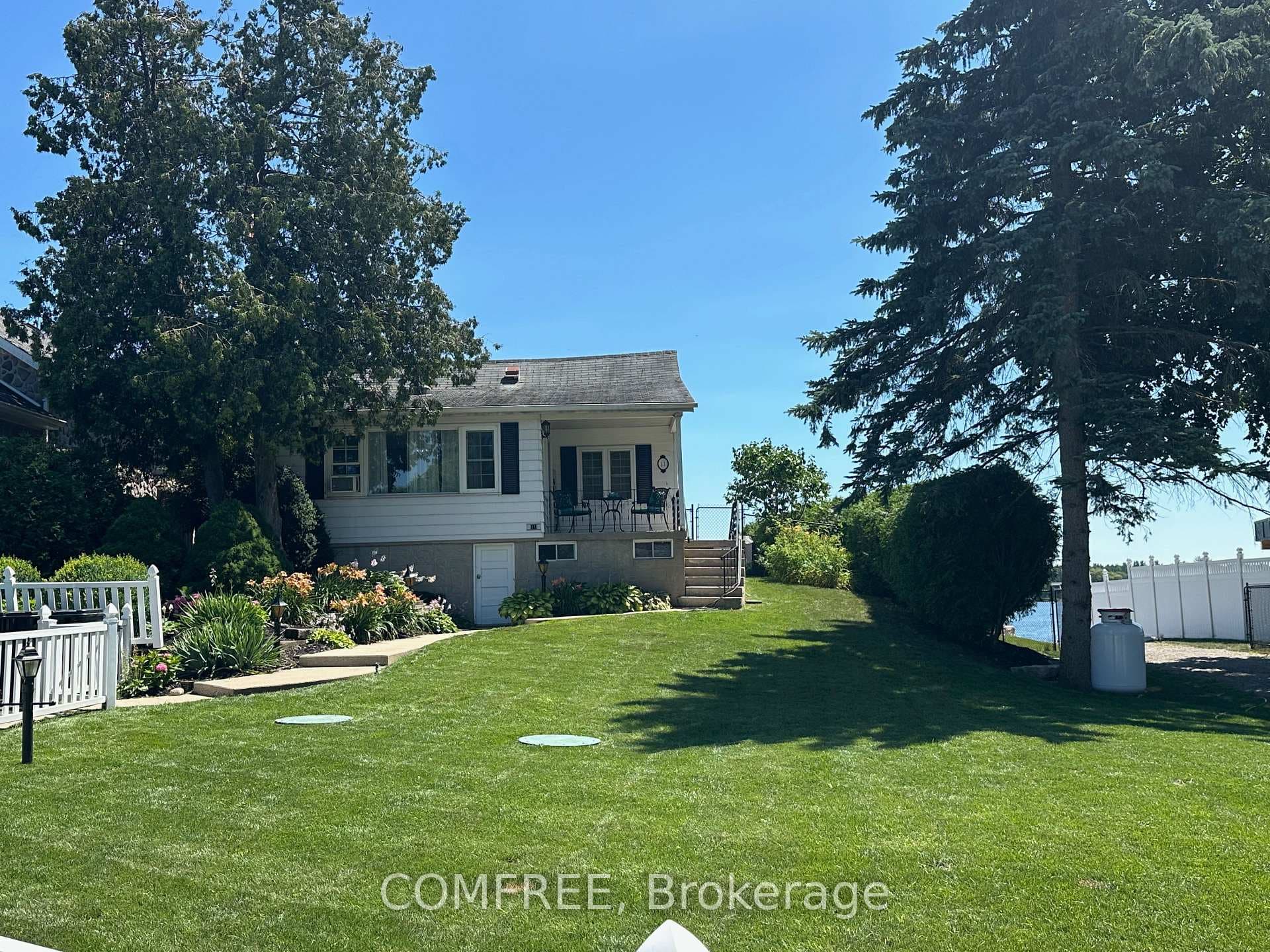 11 Lake Avenue photo 24