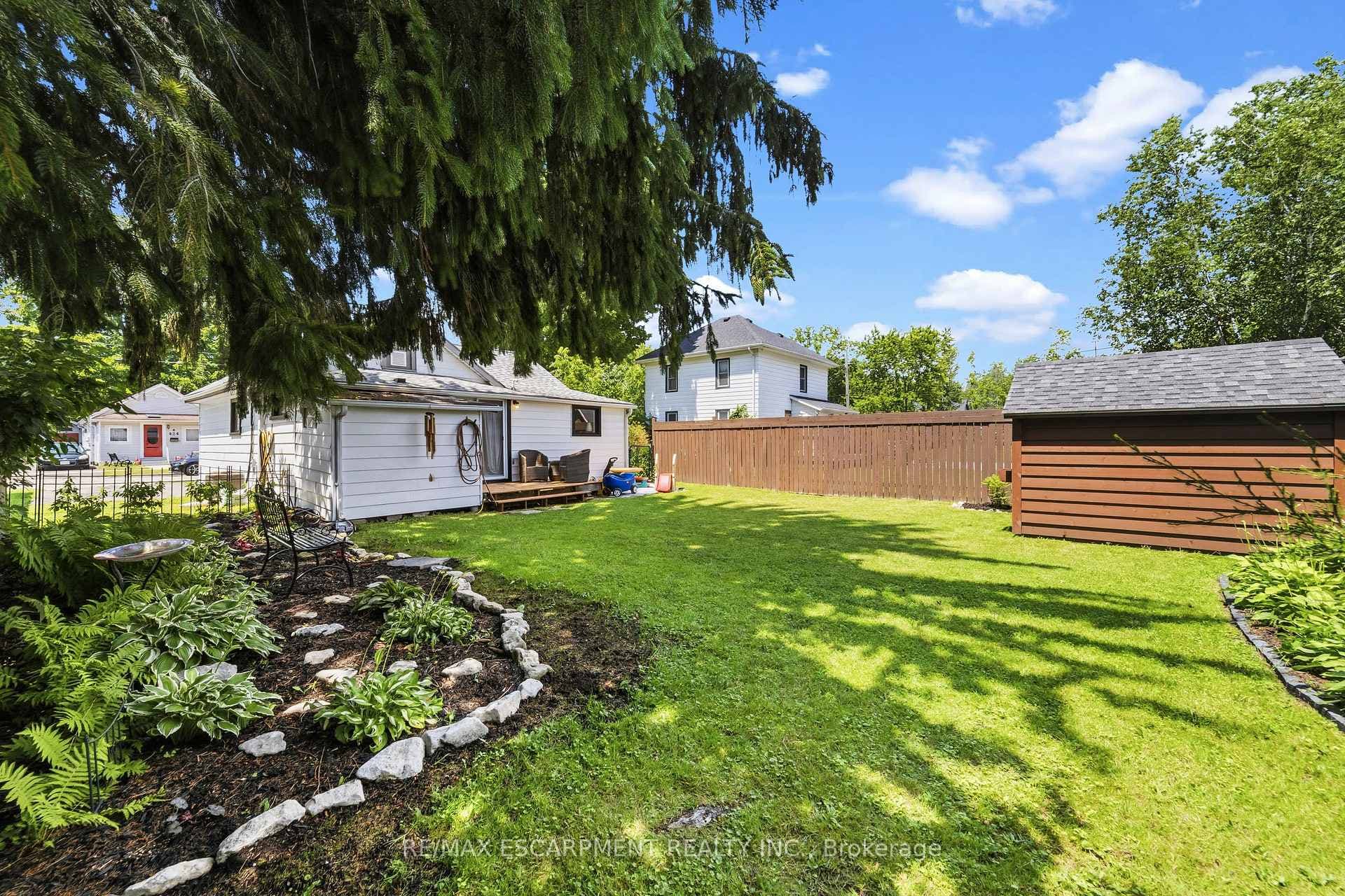 425 Ross Avenue photo 17