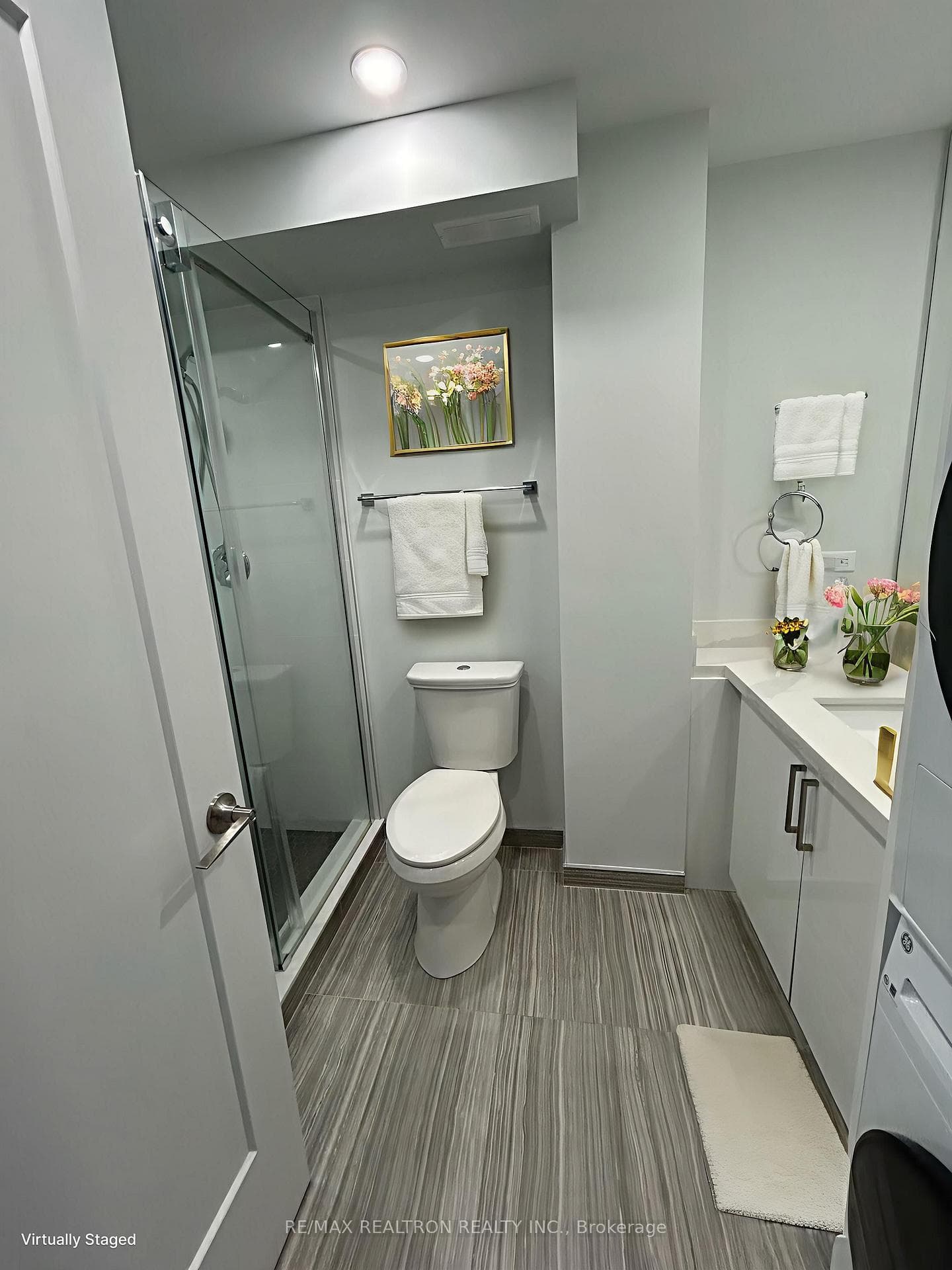 15 Walmer Road Unit 305 photo 3