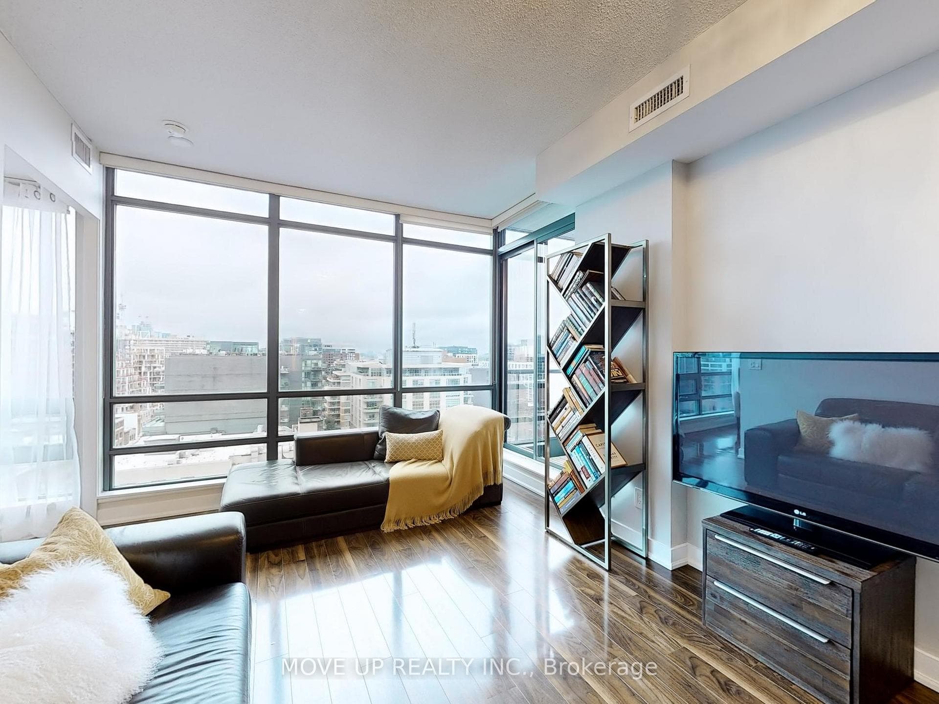 438 King Street Unit 1406 photo 6