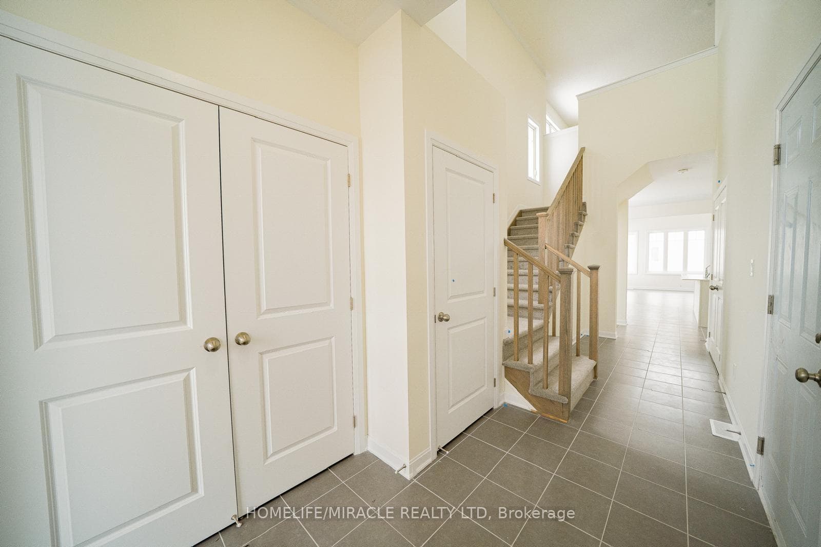33 Country Club Drive photo 24