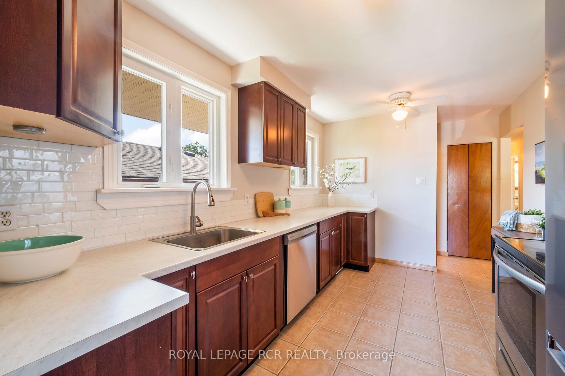 92A Dawson Road photo 13