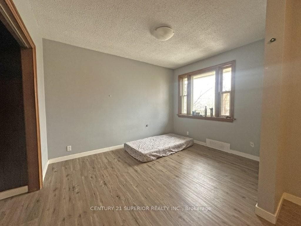 207 Cumming Street photo 16