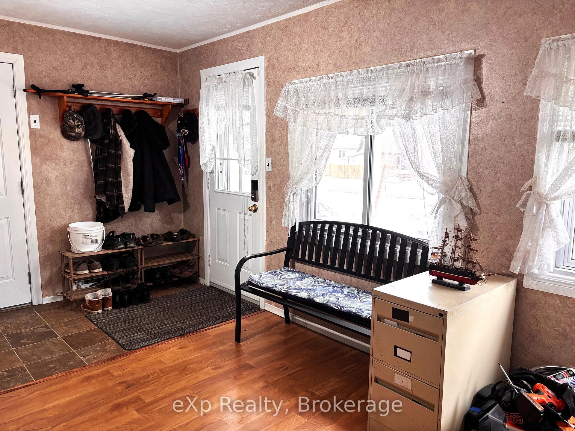 97 Griffith Street photo 10