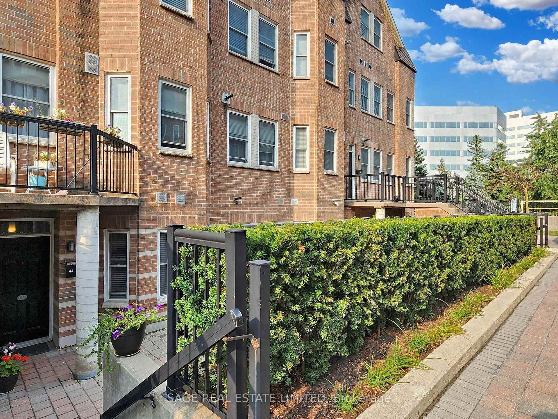 760 Lawrence Avenue Unit 44 photo 1