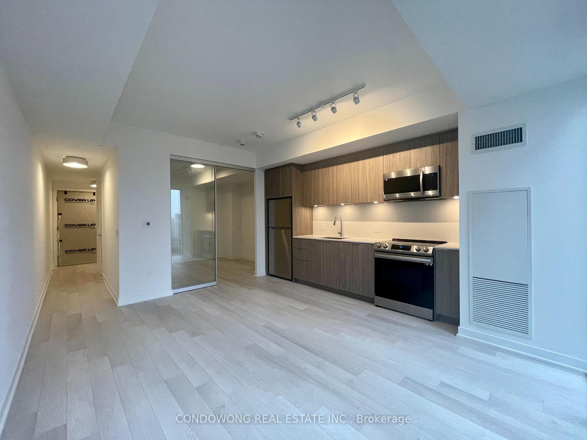 357 King Street Unit 1101 photo 2