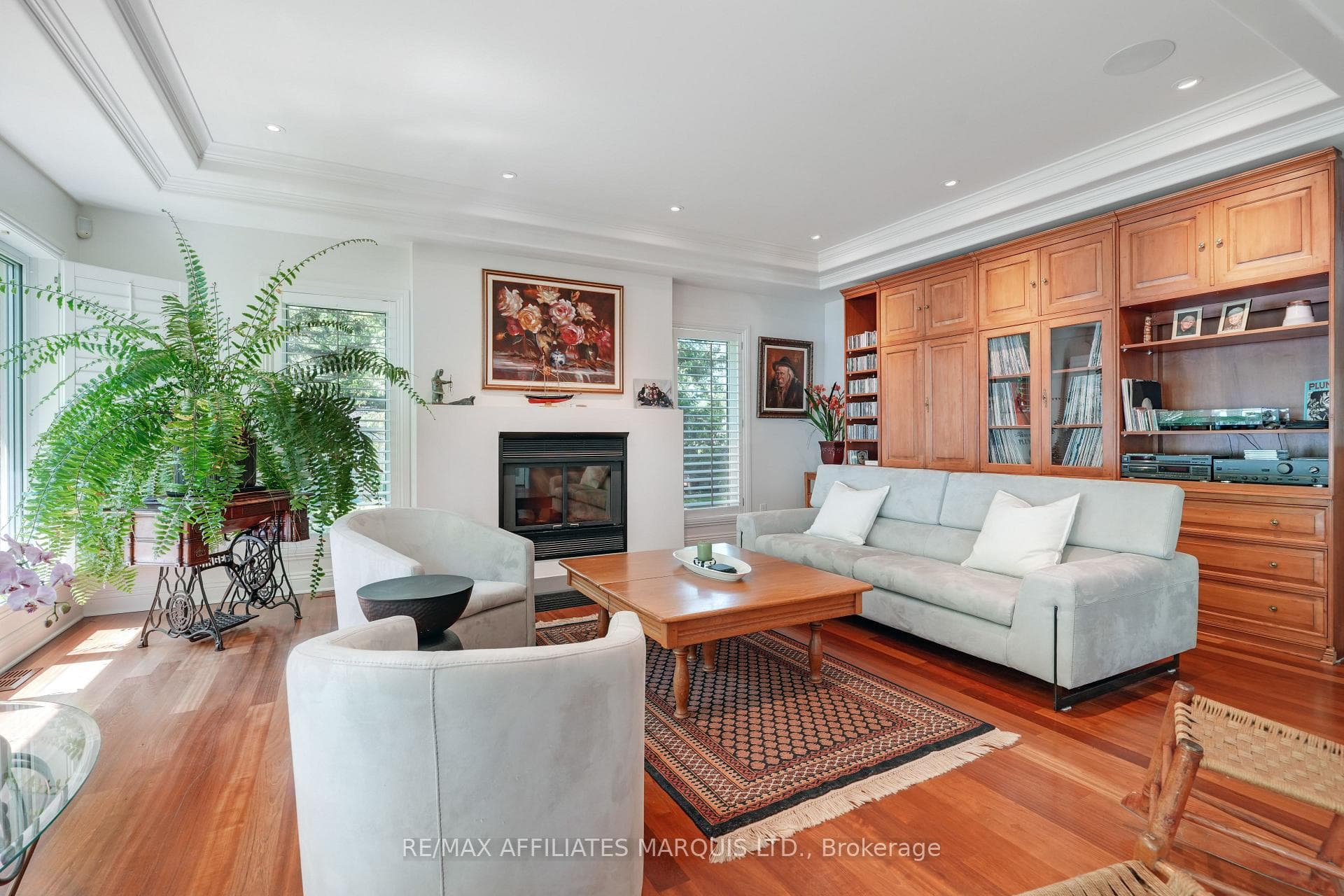 20562 Old Montreal Road photo 21