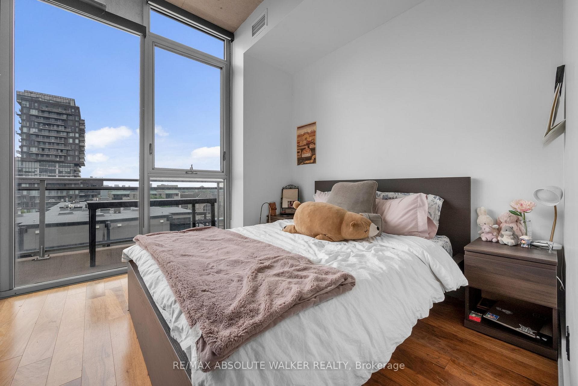 360 McLeod Street Unit 717 photo 25