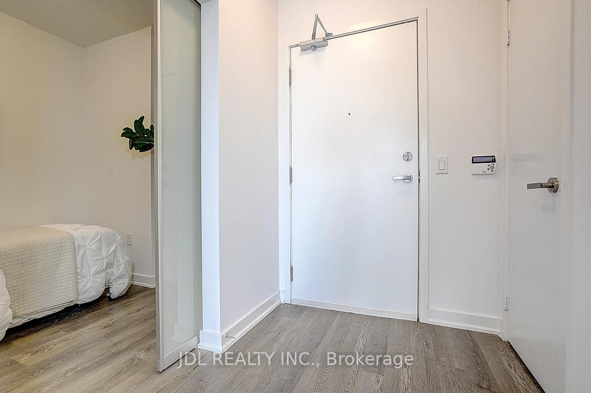 195 Redpath Avenue Unit 3009 photo 4