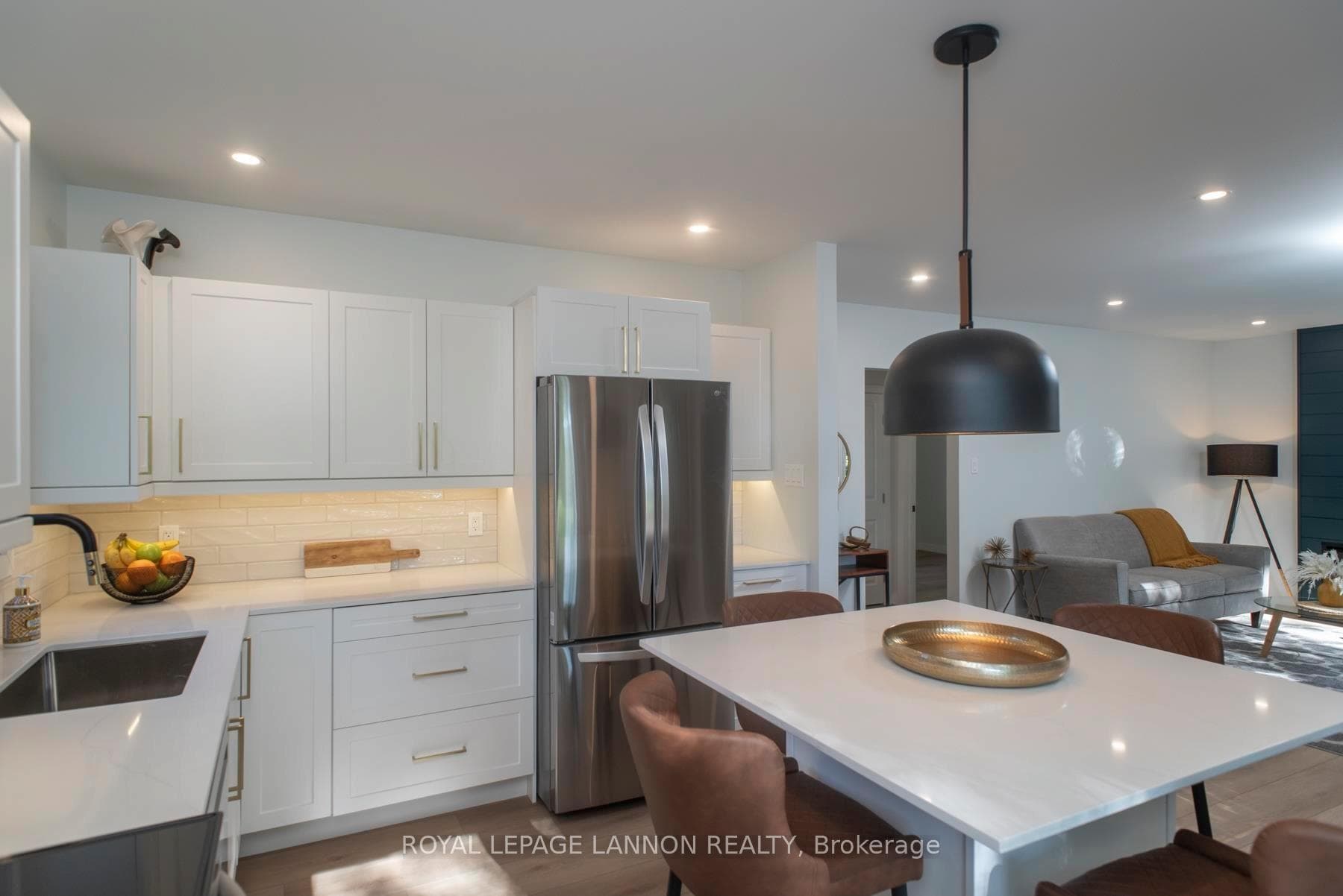 633 Hyde Park Avenue photo 11