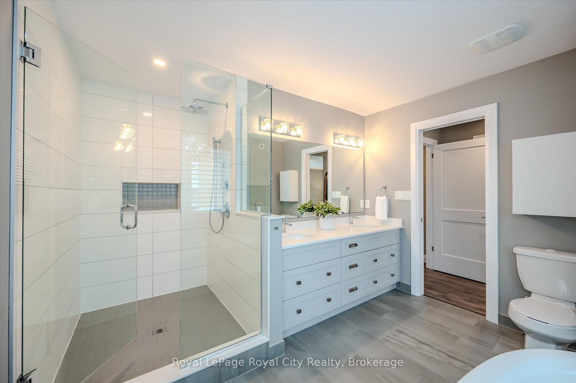 114 Lovett Lane photo 41