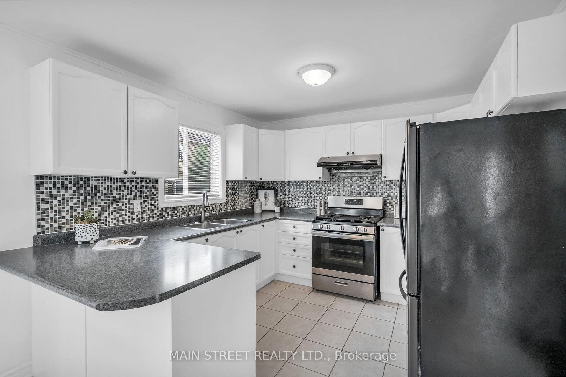 61 Matthew Boyd Crescent photo 5