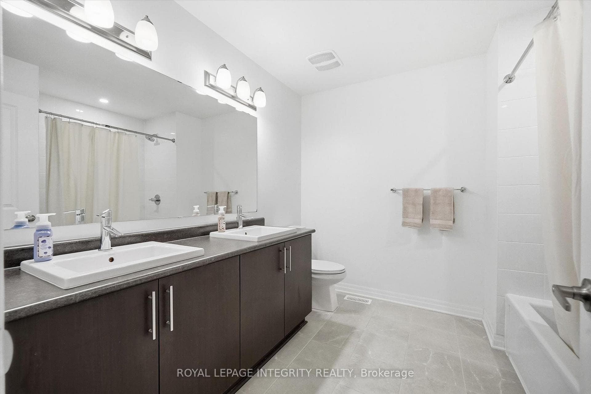 88 Chevron Place photo 27