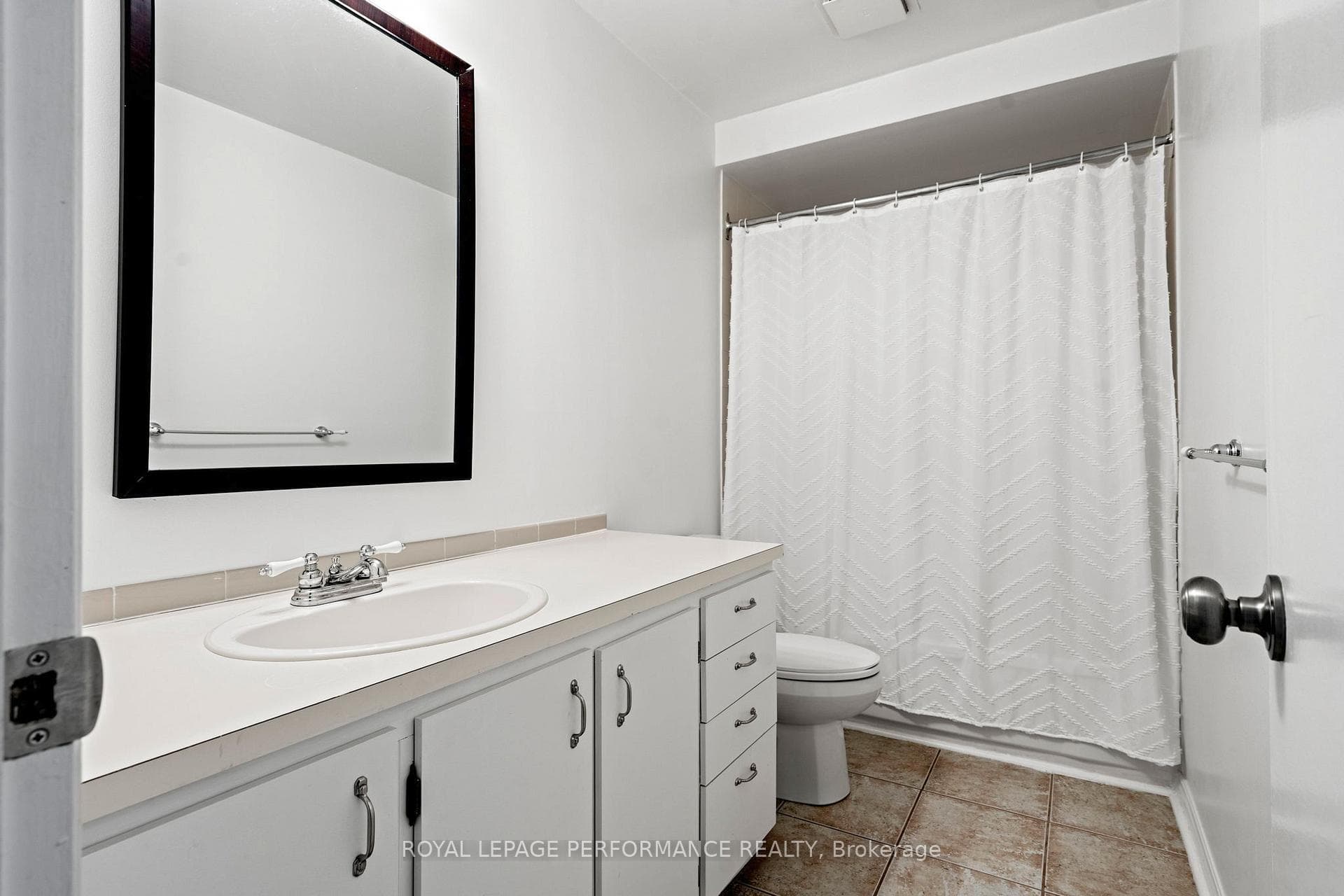 1140 Des Forets Avenue Unit 39 photo 28