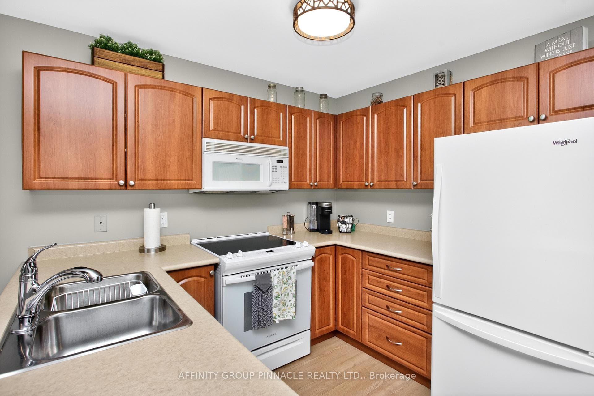 66 Laurent Boulevard photo 12