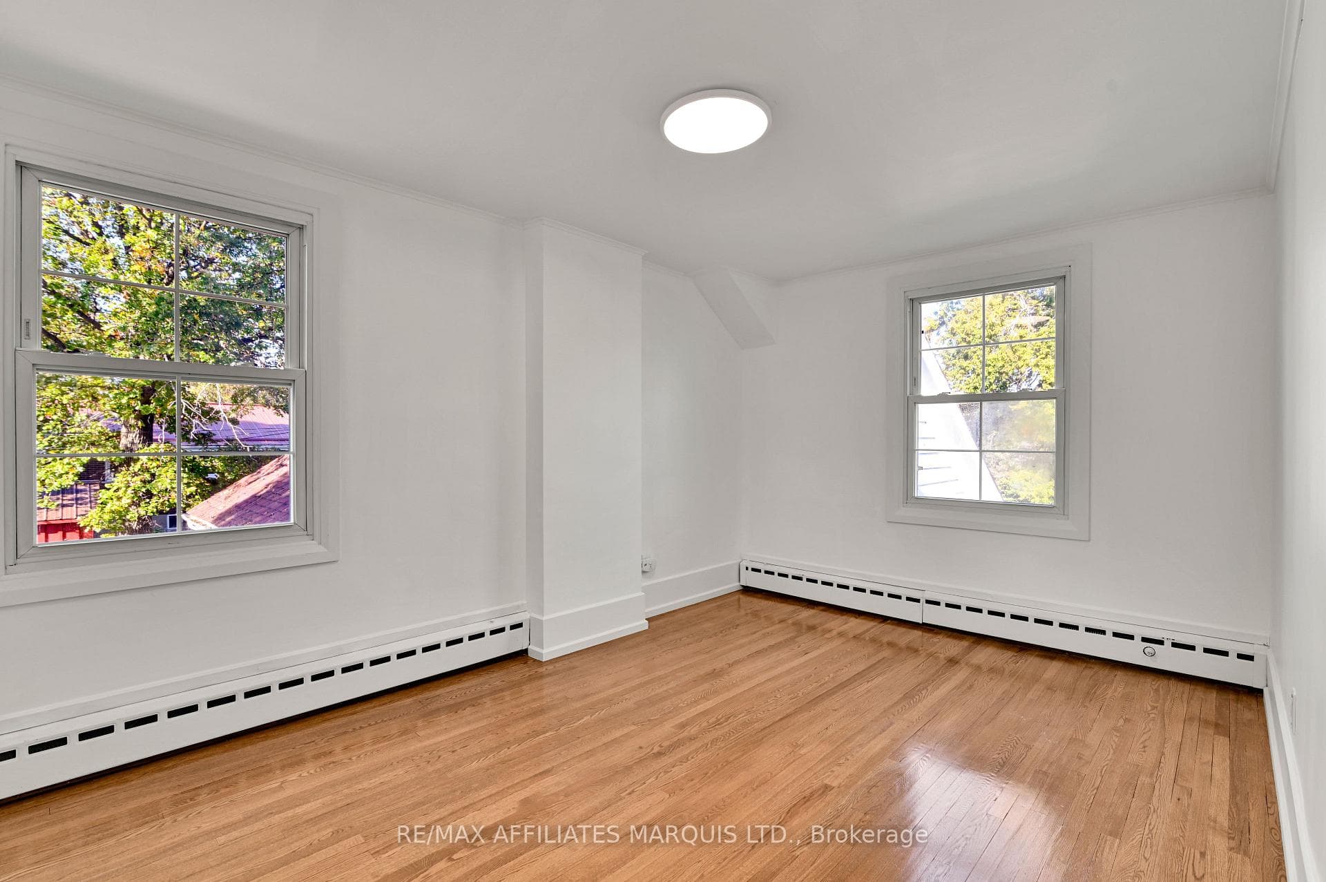 1603 Peter Street photo 32