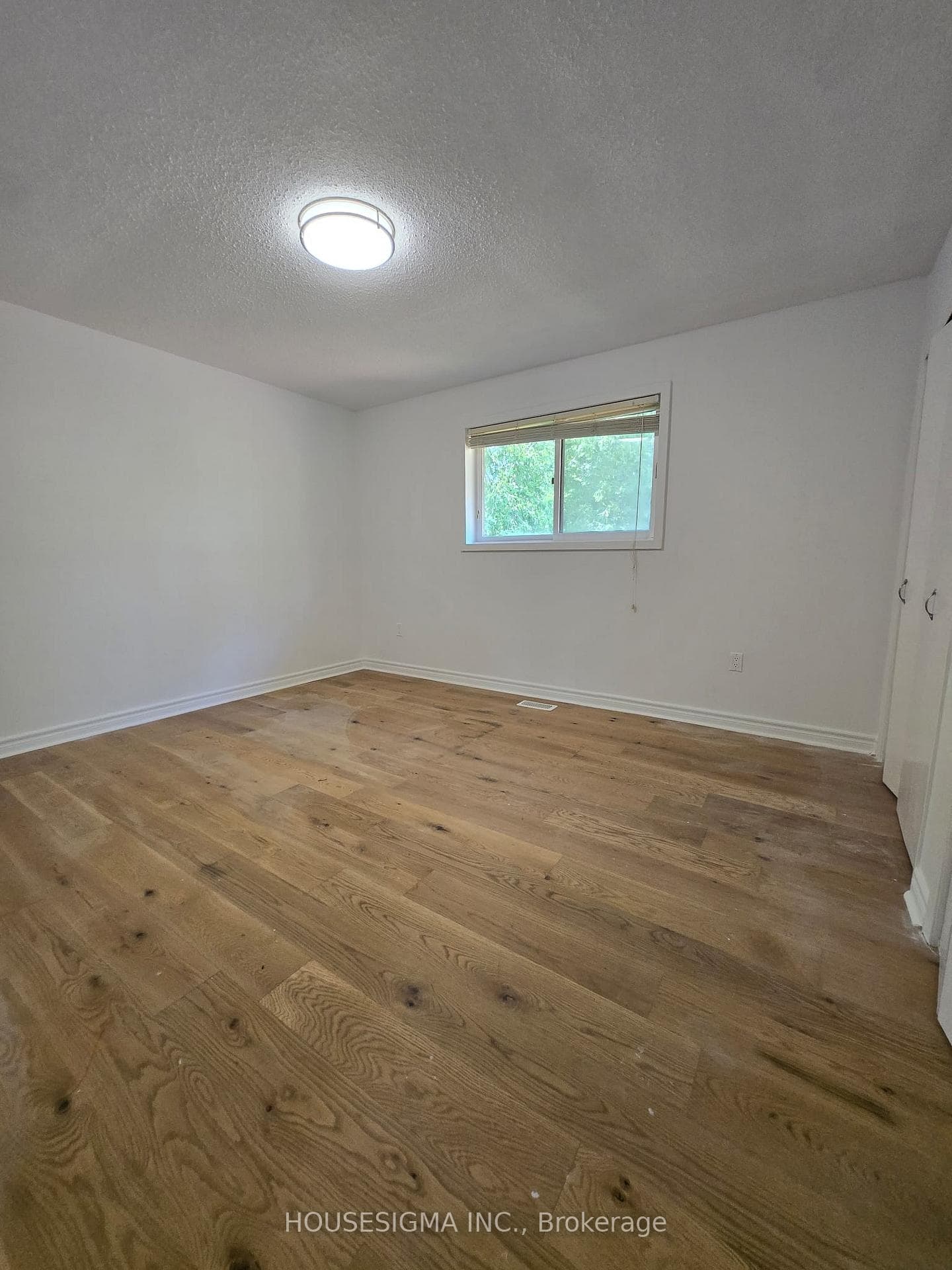 764 James Street photo 23