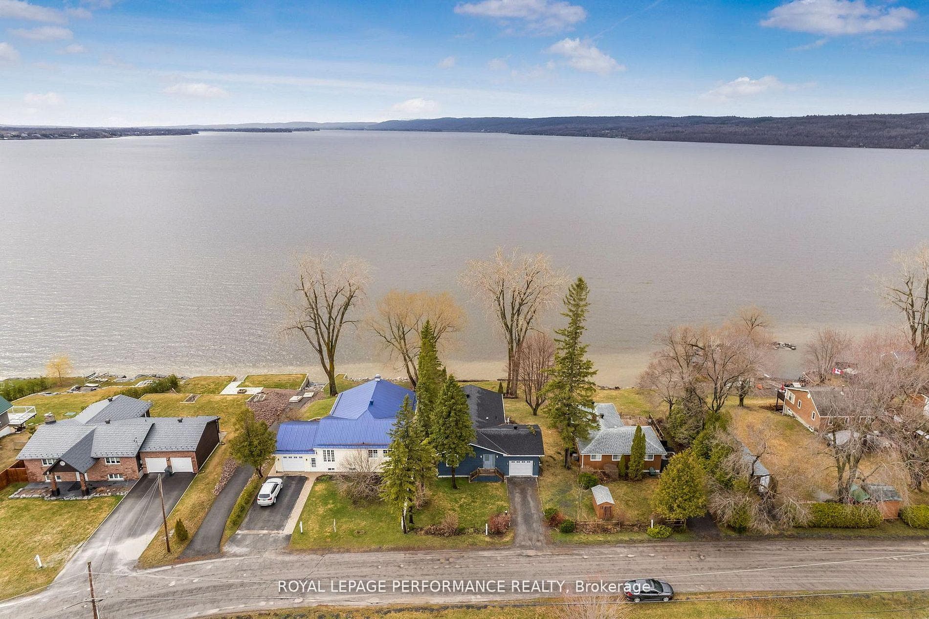 922 Lalonde Road photo 2