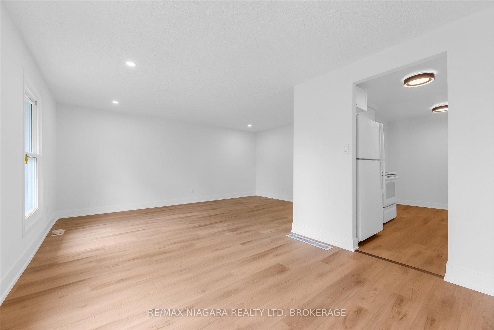 2 BALDWIN Crescent photo 8