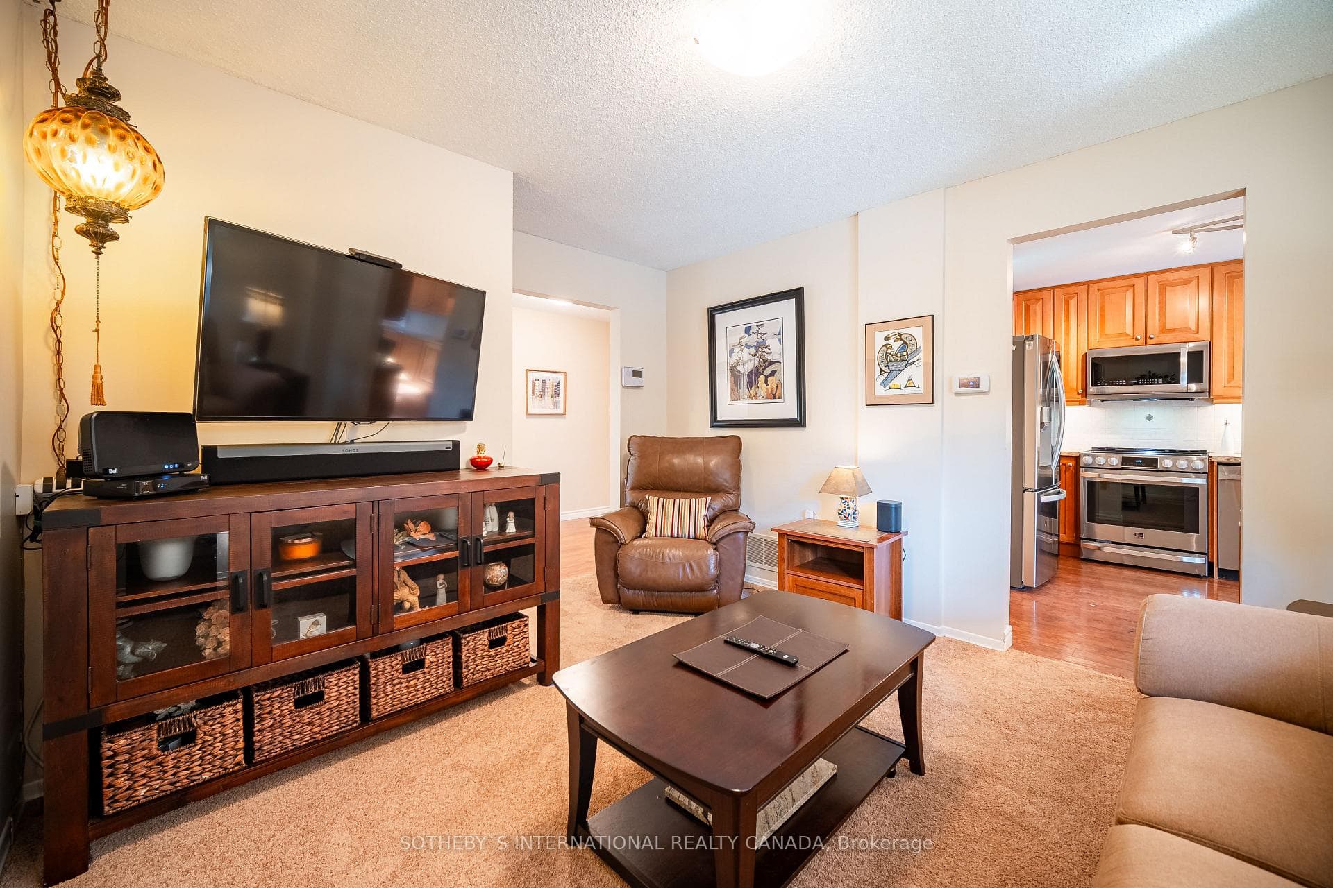 2287 Margot Street photo 9