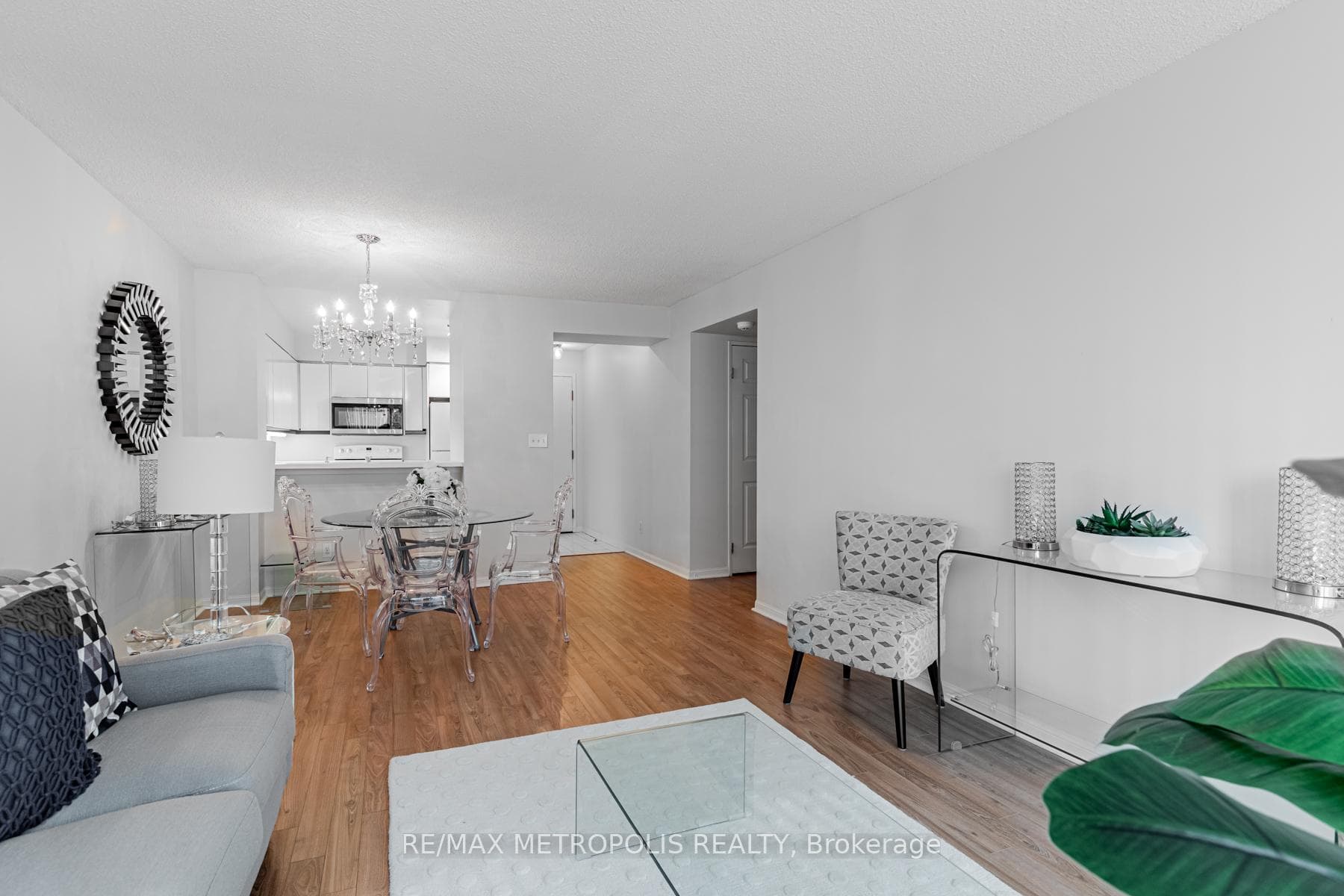 7 Carlton Street Unit 601 photo 14