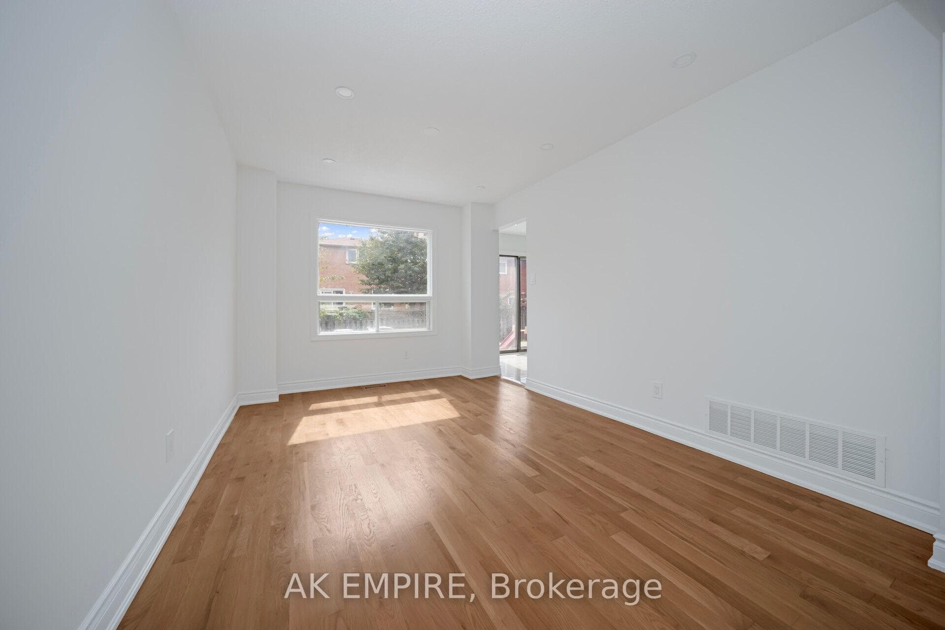 92 Whitehaven Drive photo 10