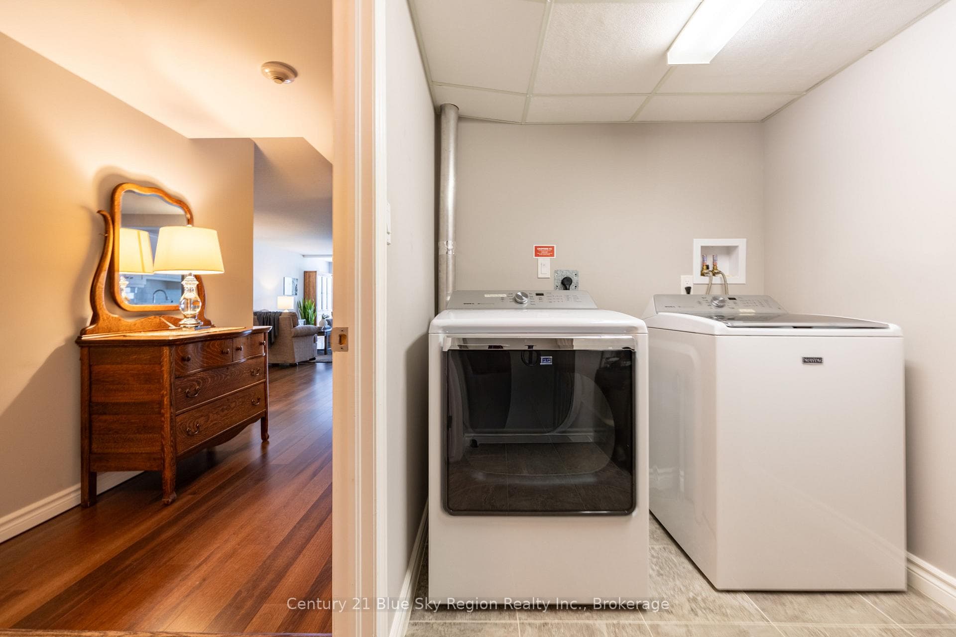 155 Timmins Street Unit 301 photo 31