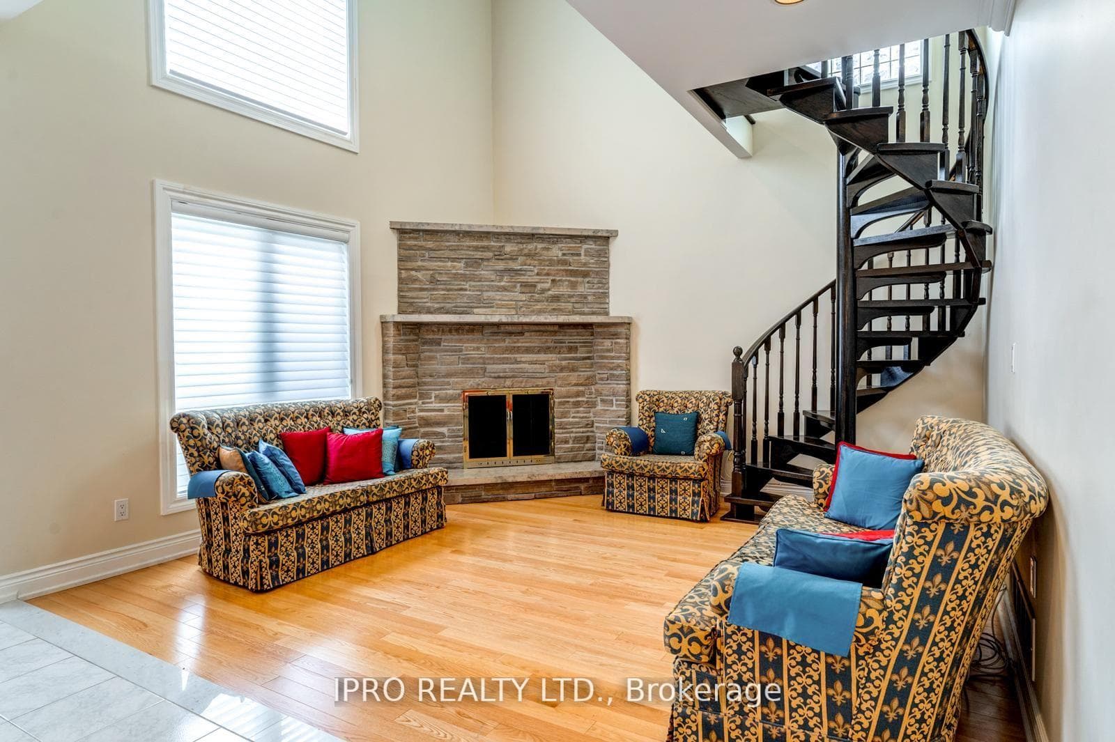 229 Baker Avenue photo 11
