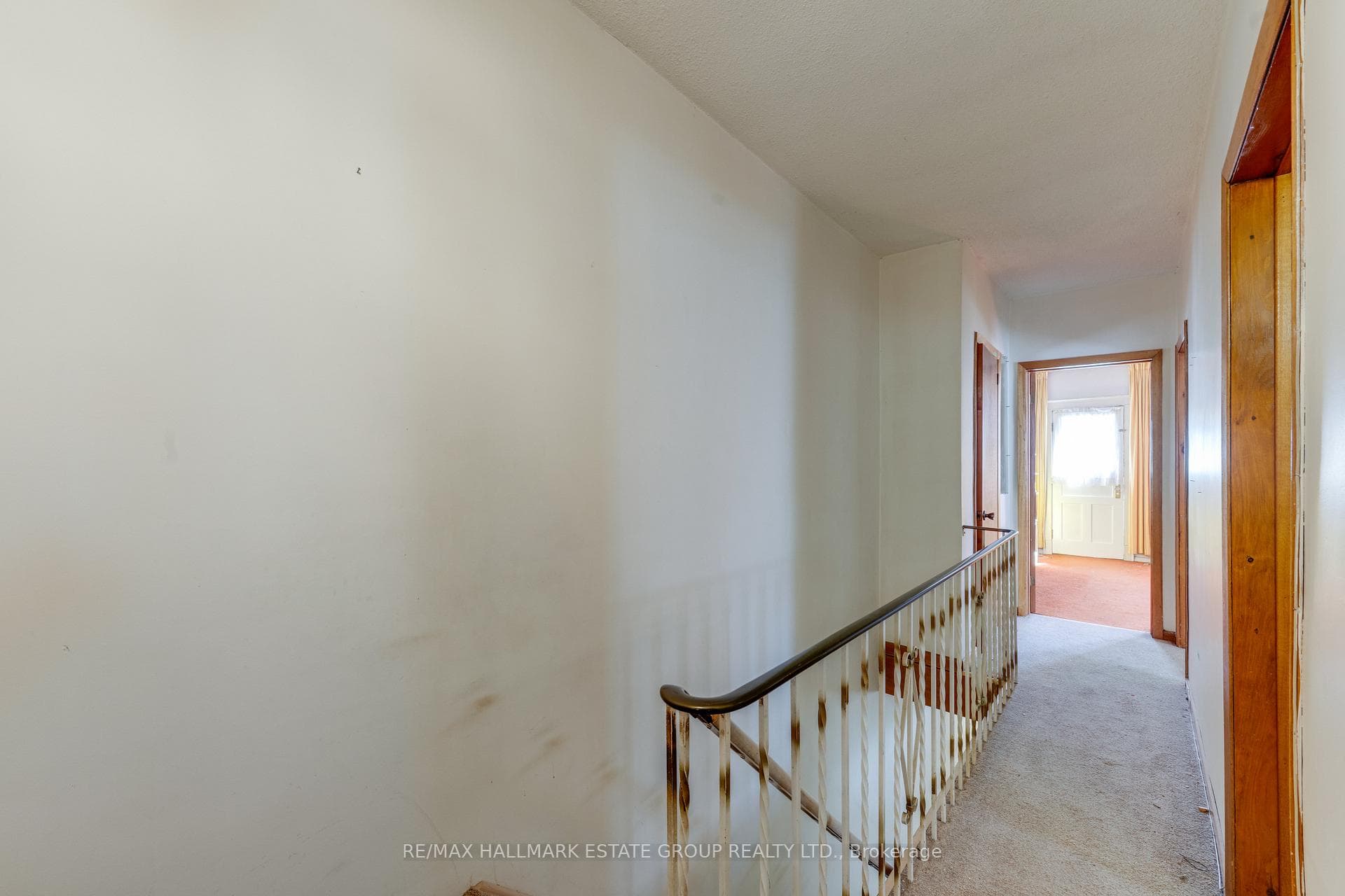 160 Coxwell Avenue photo 20