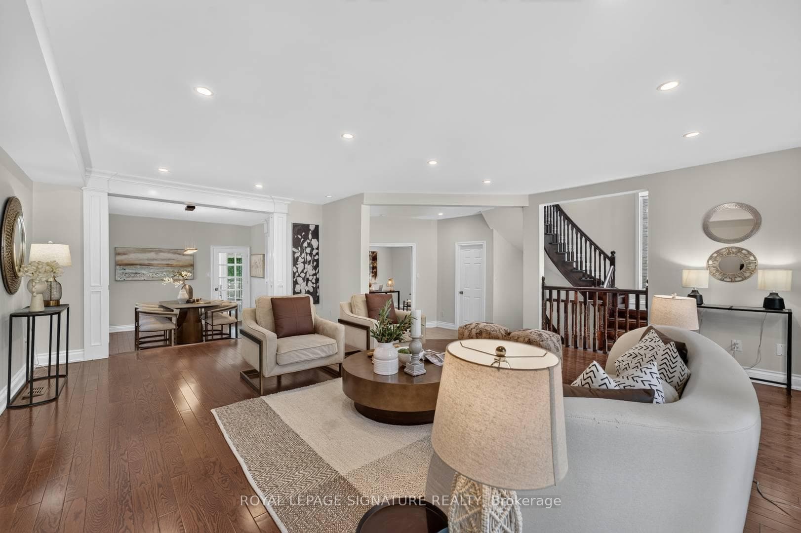 253 Byng Avenue photo 8