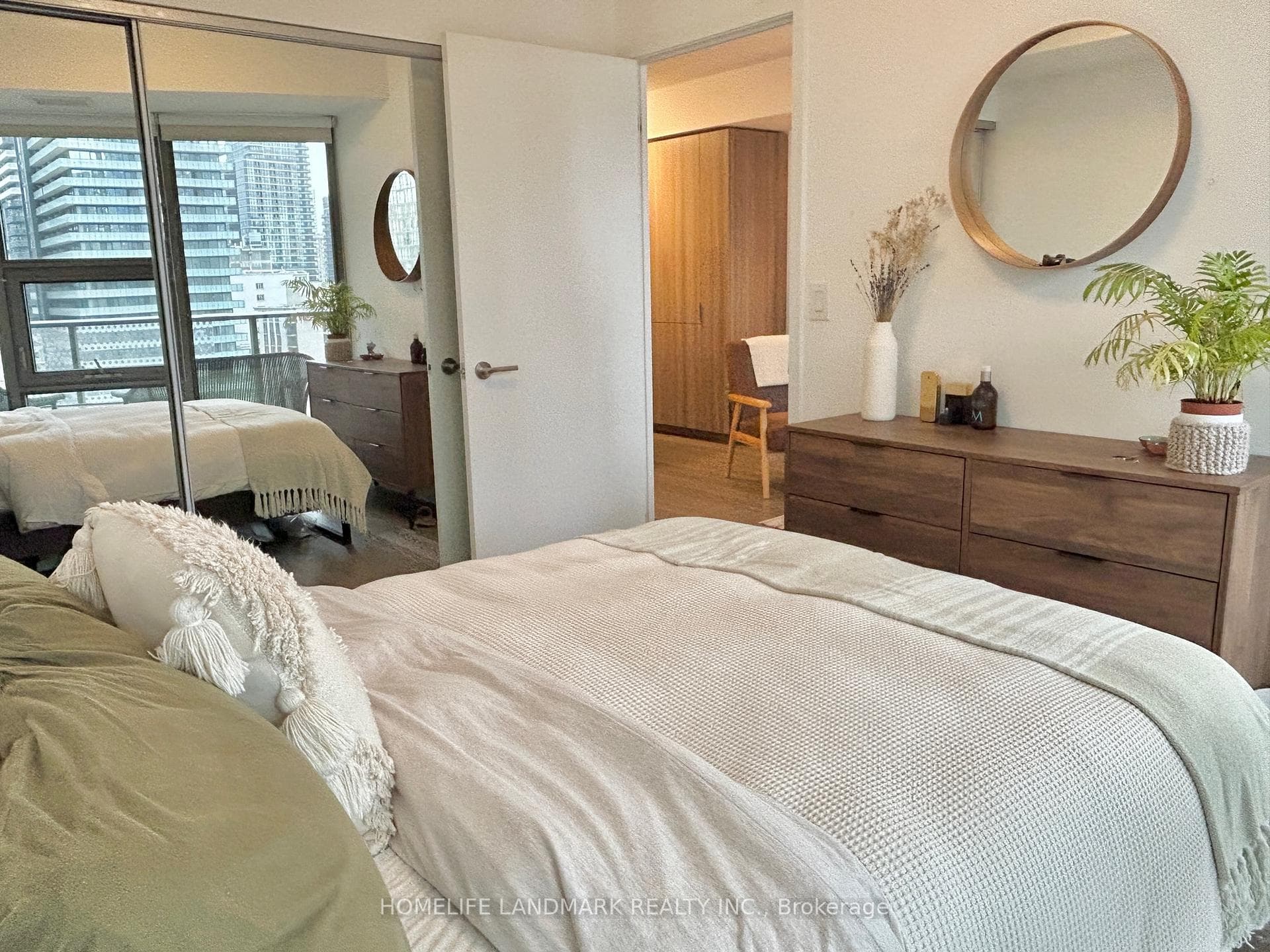 11 Wellesley Street Unit 1504 photo 16