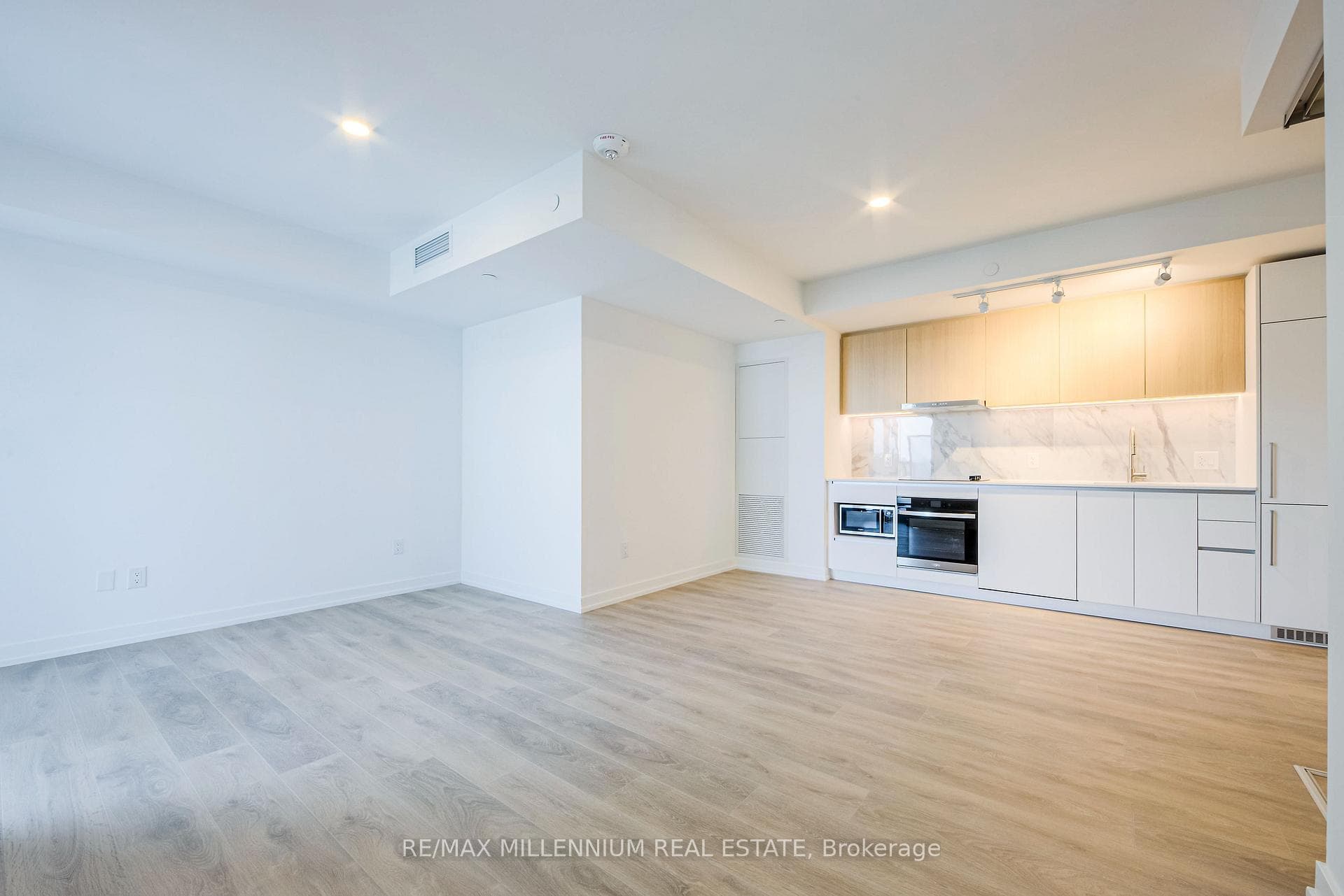 1100 Sheppard Avenue Unit 1133 photo 17
