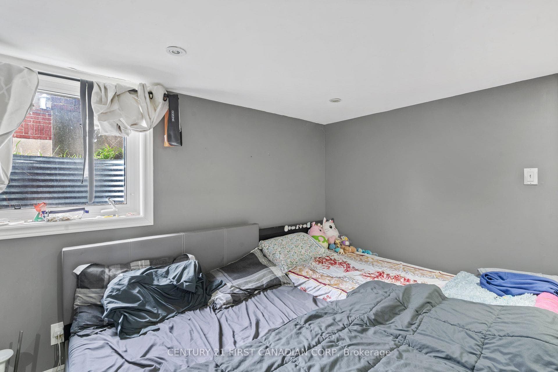 594 Highbury Avenue photo 24