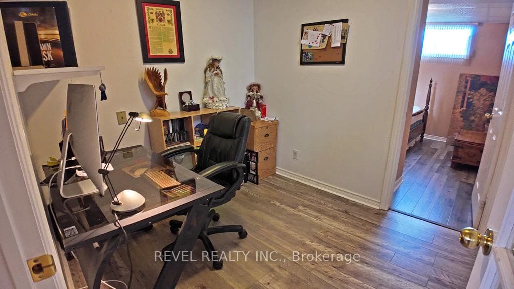 101 Bloor Avenue photo 45