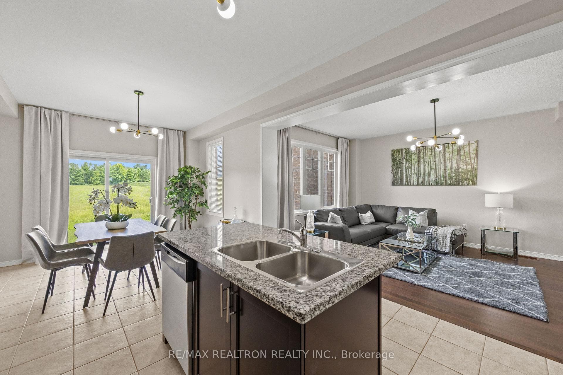 48 Ross Wright Avenue photo 13