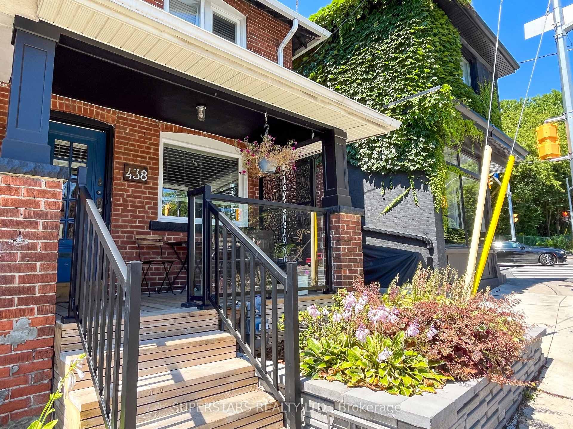 438 Christie Street photo 2