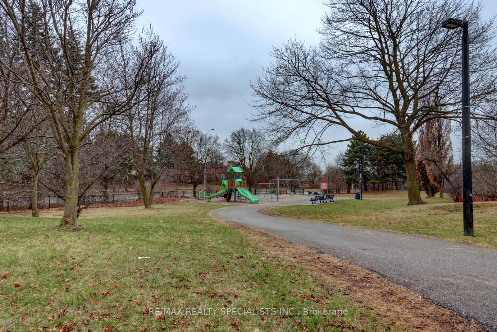 25 Rushmore Crescent photo 44