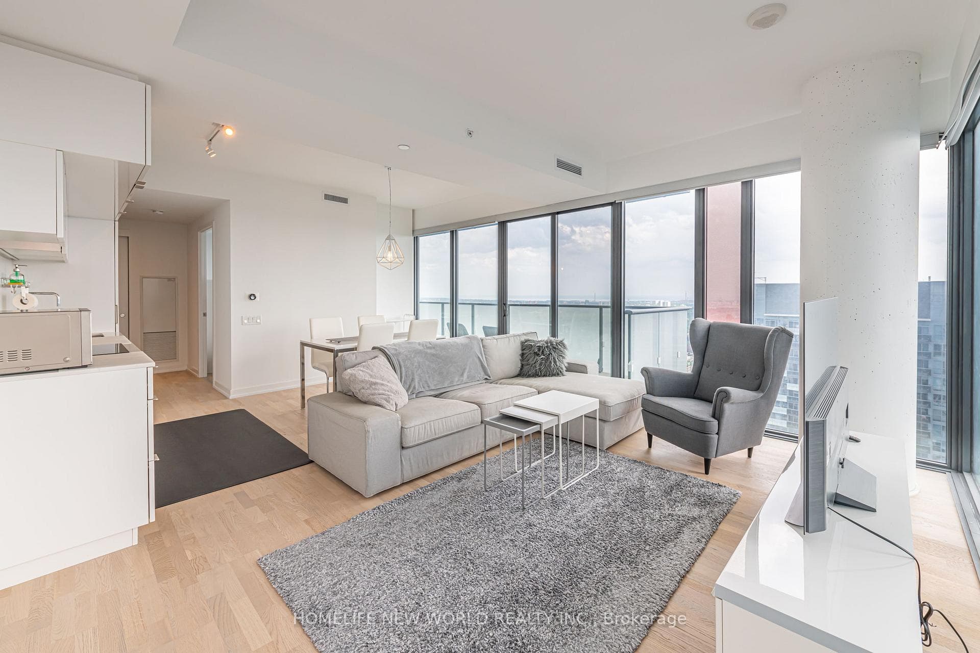 185 Roehampton Avenue Unit 3310 photo 3