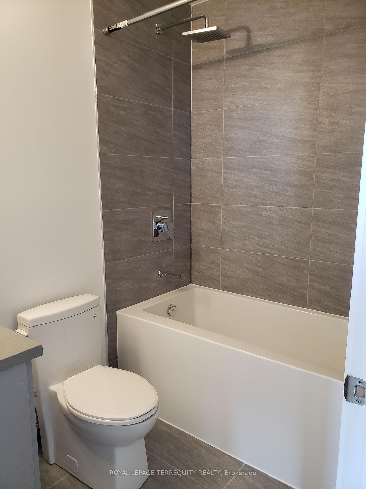 297 Oak Walk Drive Unit 1808 photo 9