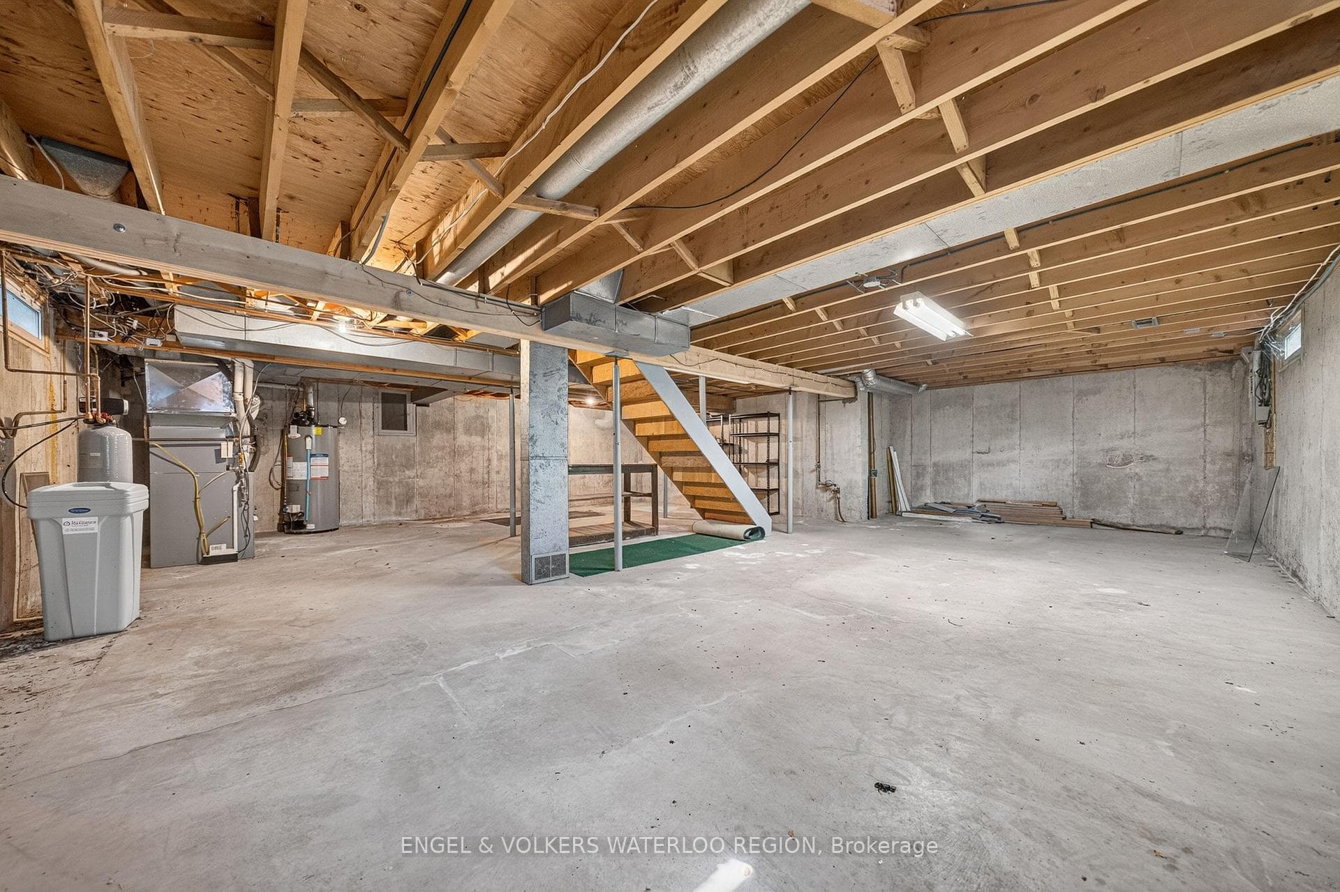 256 Shakespeare Drive photo 36