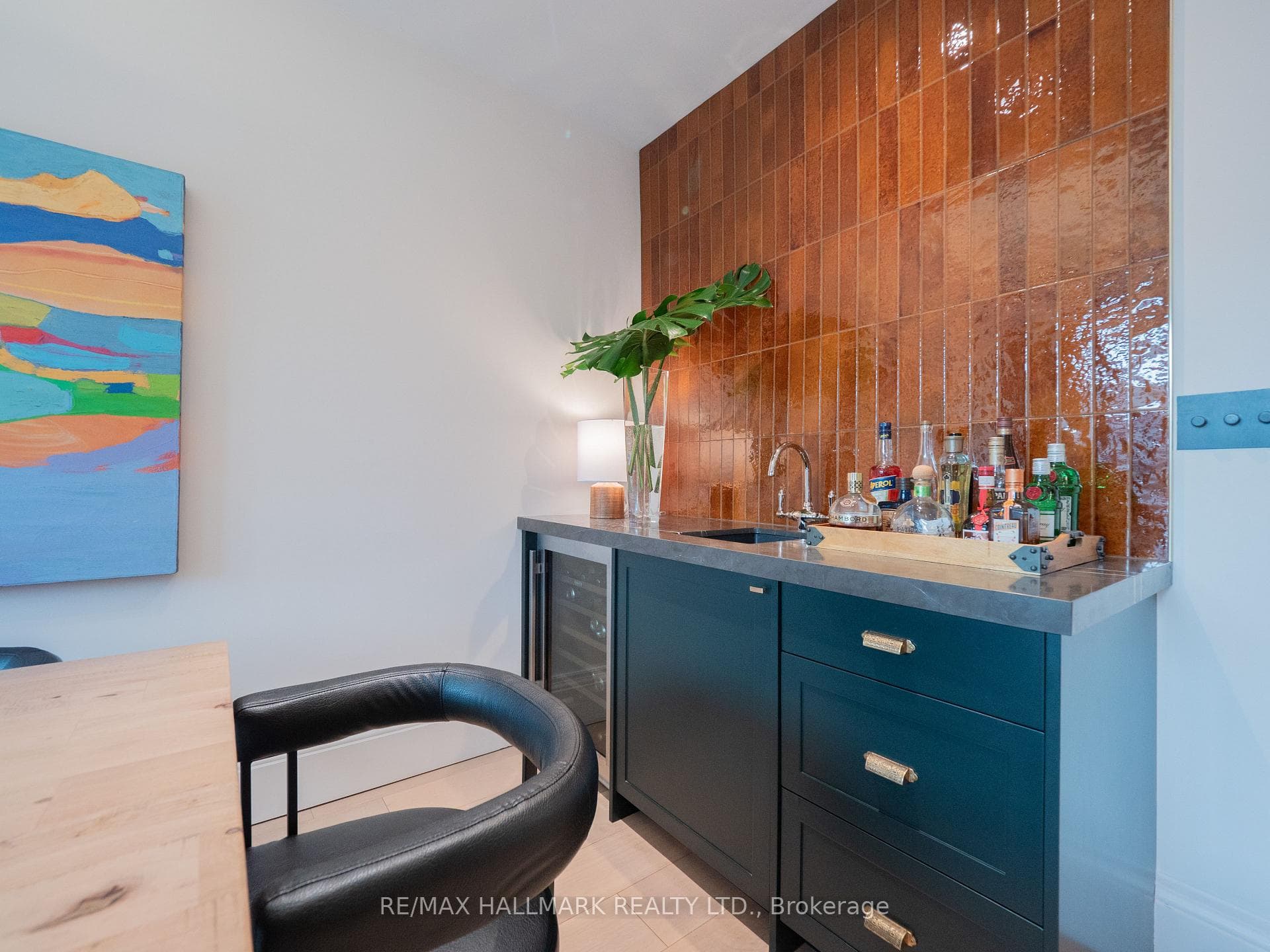 21 Simpson Avenue photo 11