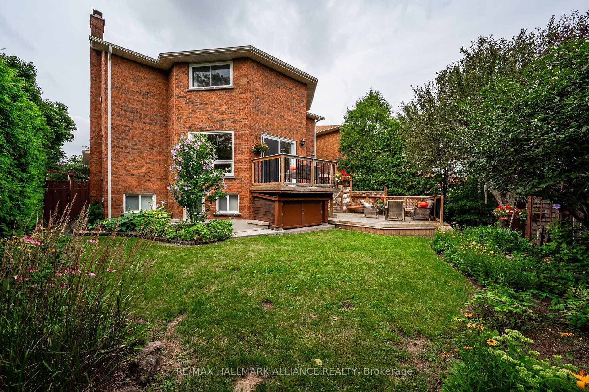 2080 Wincanton Crescent photo 40