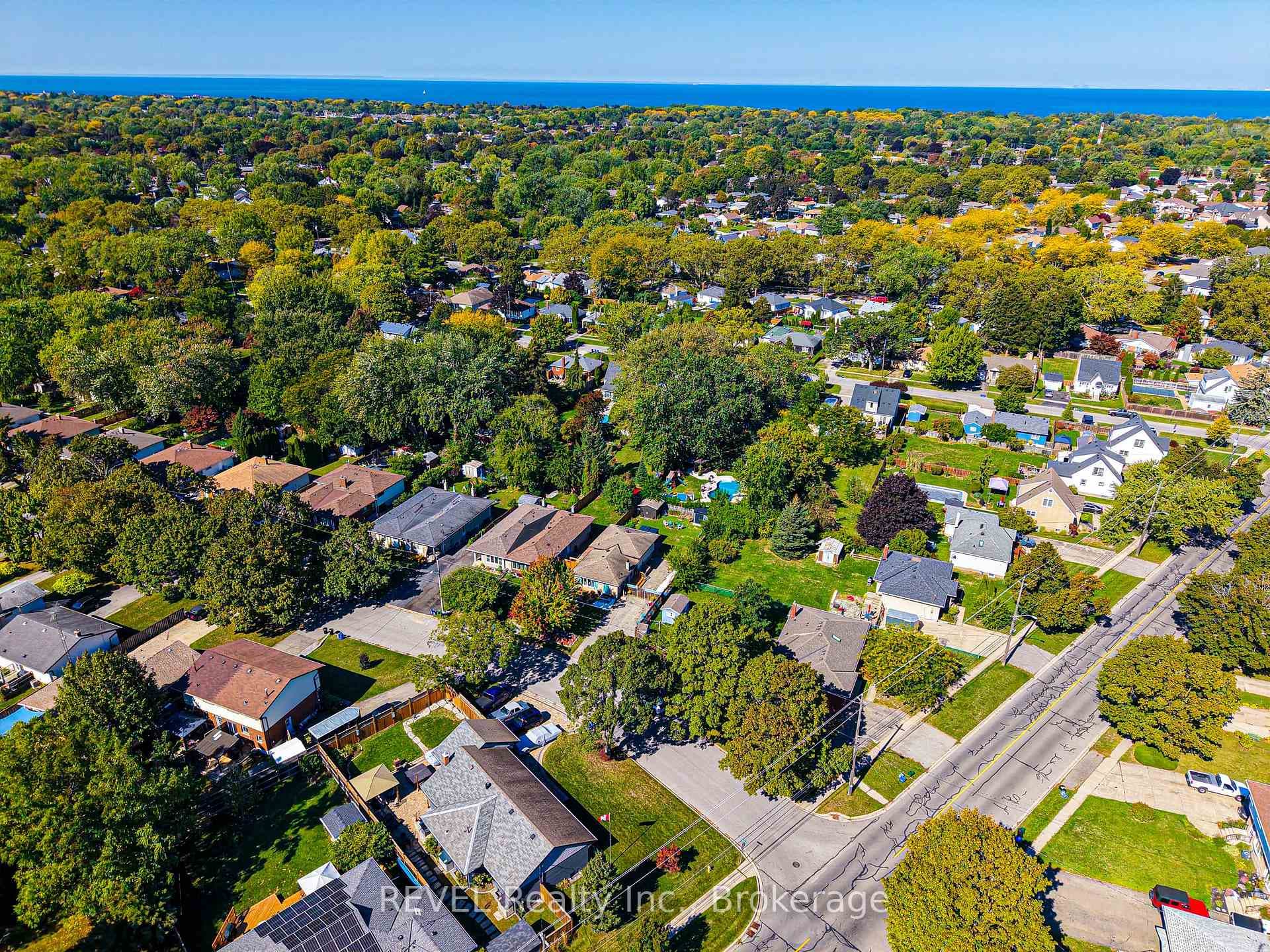 67 Louis Avenue photo 37