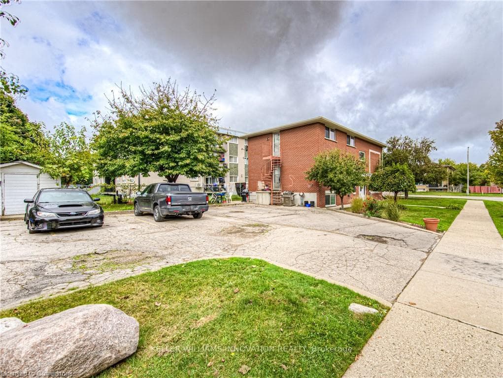 6 Woodfern Court photo 2